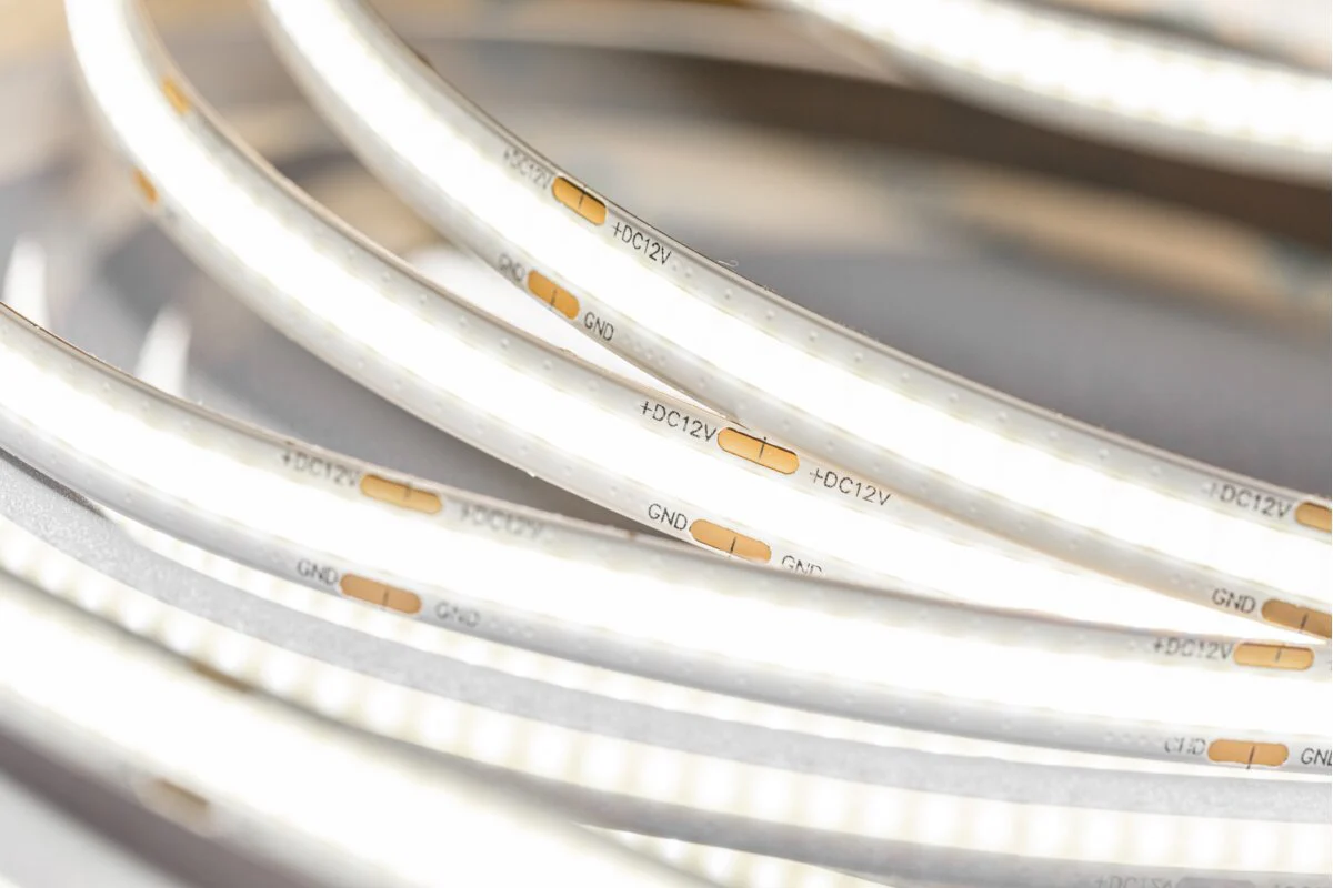 LED-nauha COB, DC12V, 480LED/m, 11 W/m, 750 lm/m, 2700K, IP20, rulla 5 m